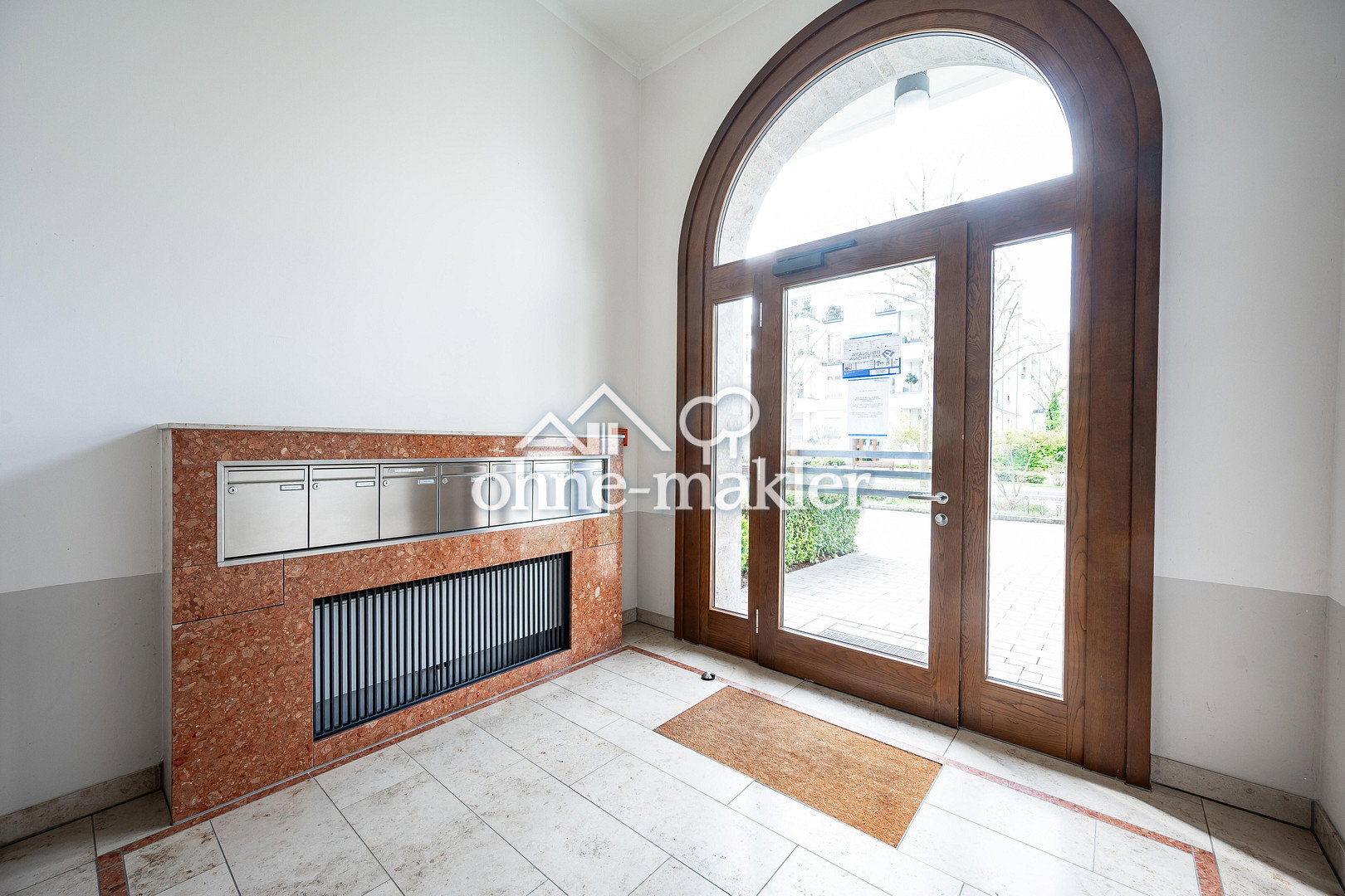 Düsseldorf Luxus-Maisonette mit Balkon & Tiefgarage