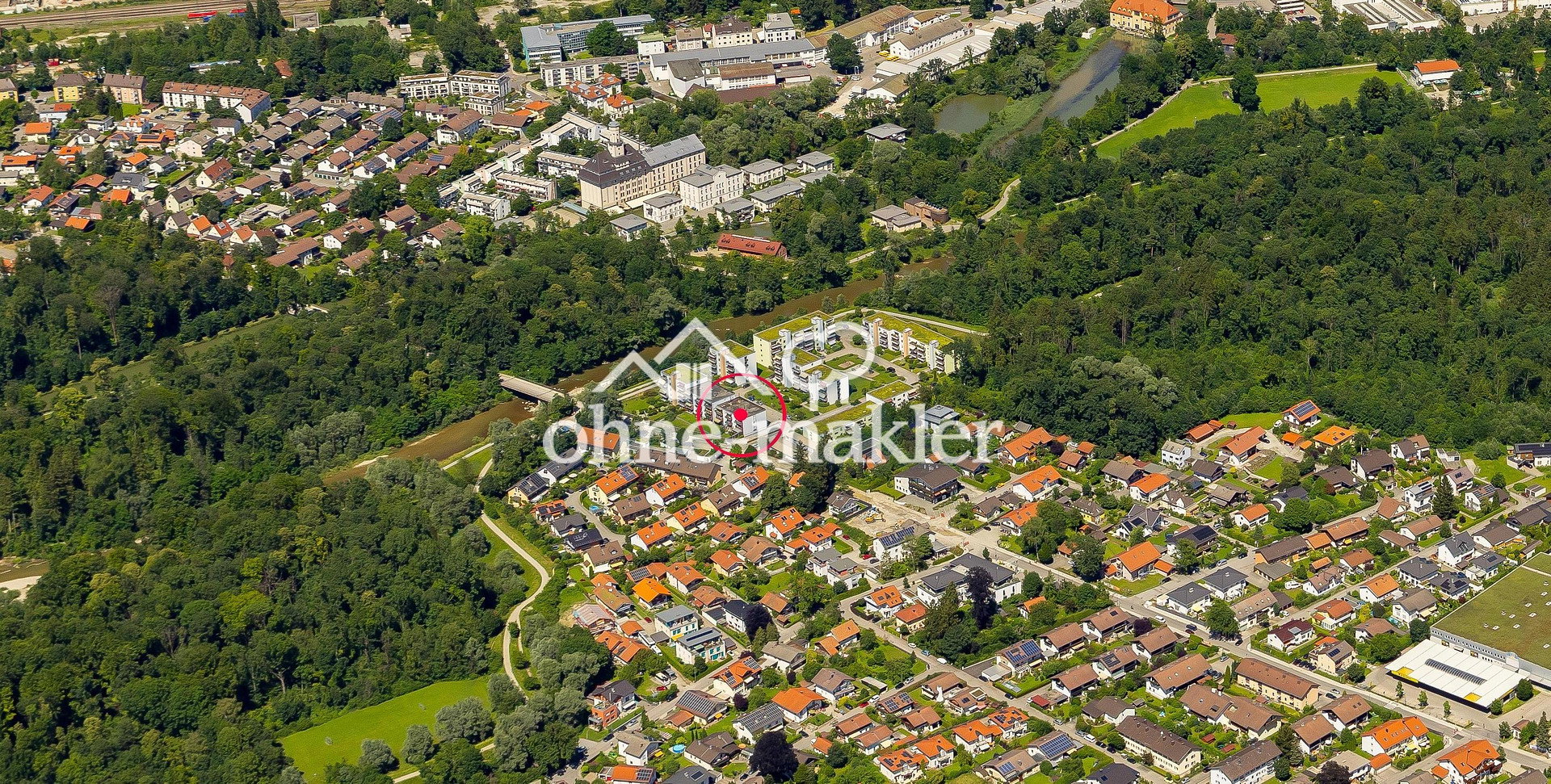 Rosenheim Familienwohnung mit Balkonen & 2 Bädern, 83026 Rosenheim (Aising Happing Pang Süd)