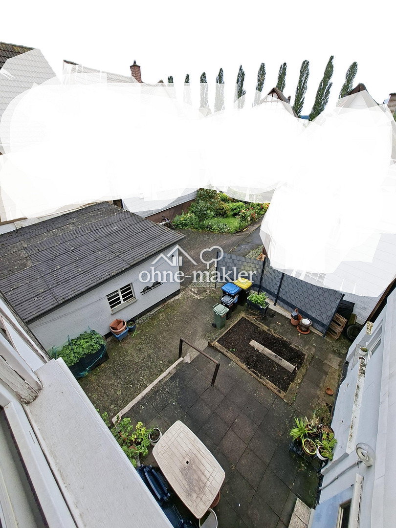 Charmantes Fachwerkhaus mit Innenhof, zwei Garagen und viel Potenzial, 35260 Stadtallendorf