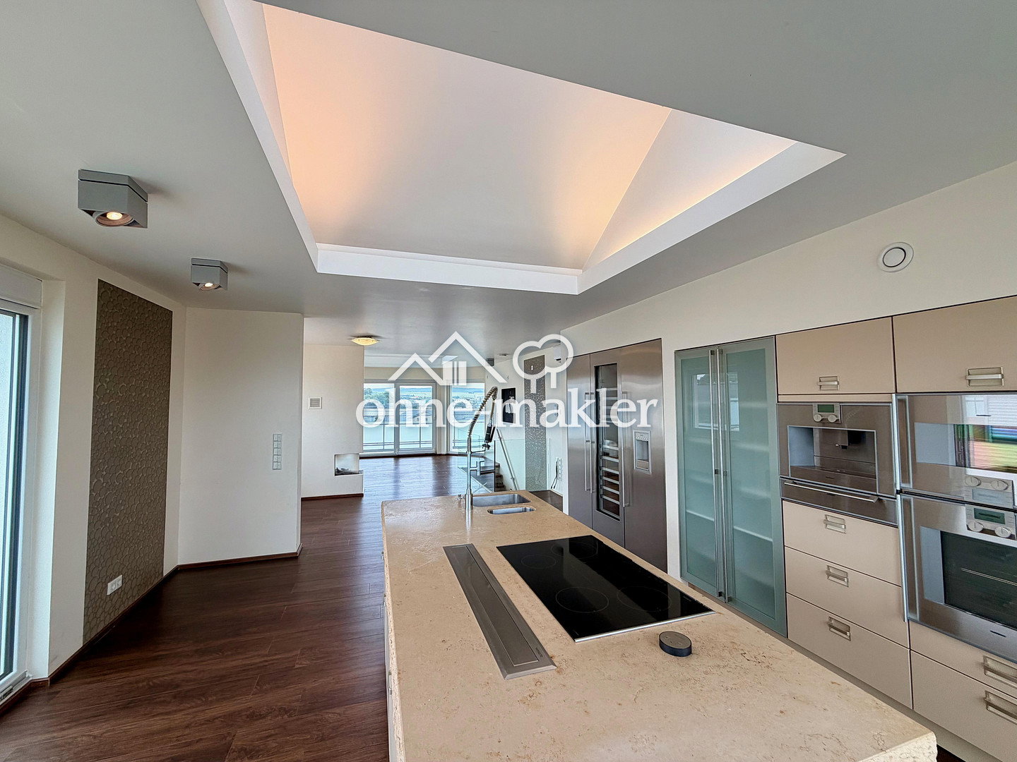 Domblick & Whirlpool Luxus-Penthouse in Limburg, 65549 Limburg a.d. Lahn