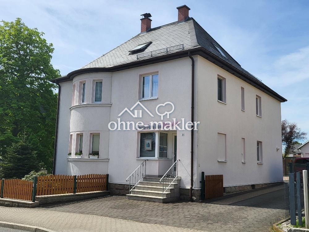 Stadthaus mit Gewerbe & sanierter Wohnung in Treuen, 8233 Treuen