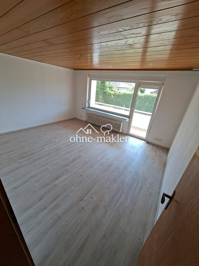 Familienfreundliche 4-Zimmer-Wohnung in Großkrotzenburg, 63538 Großkrotzenburg