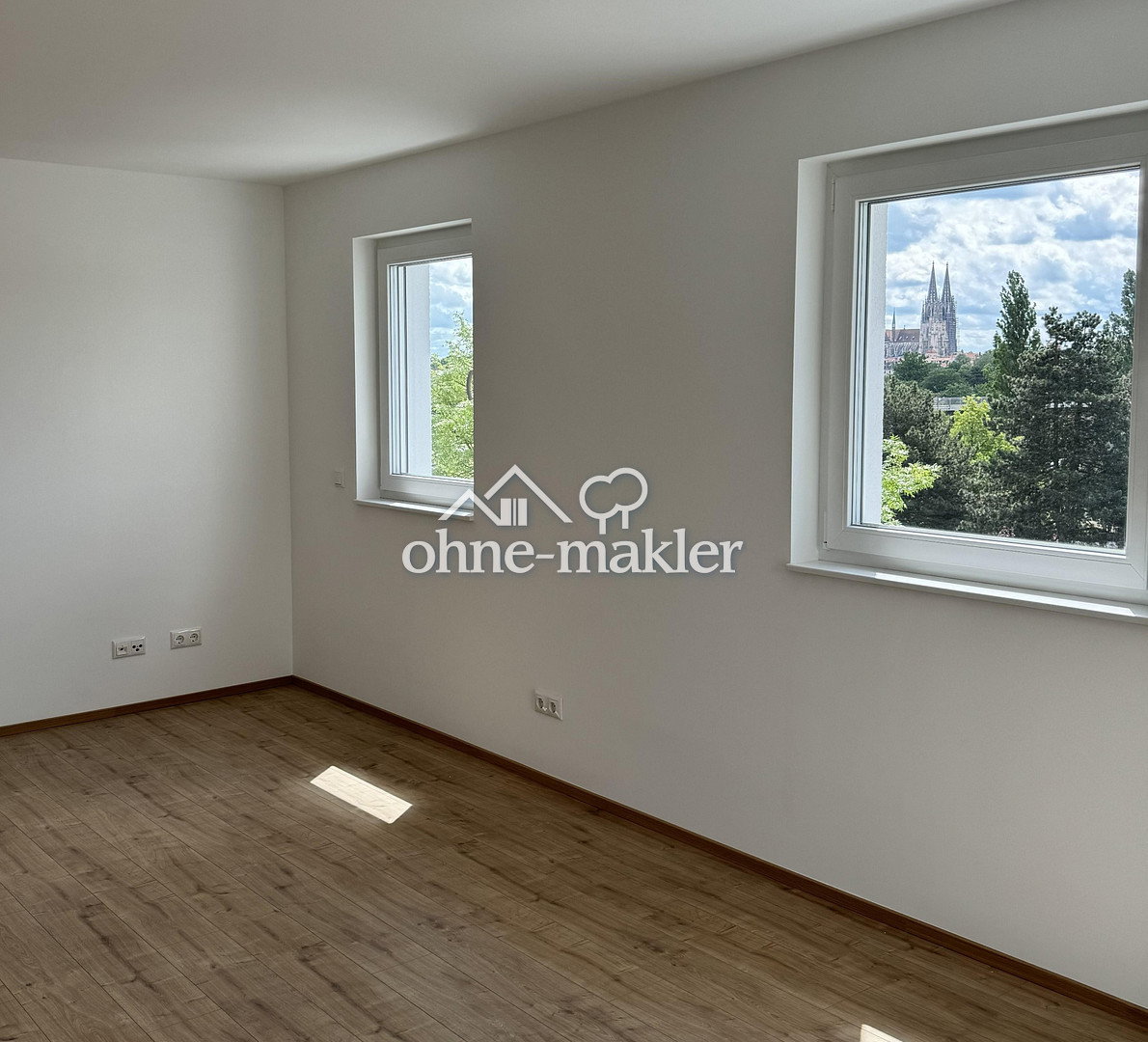 NEUBAU Effizienzhaus 40 – hochwertige 2-Zimmer Wohnung mit Balkon & Domblick in Regensburg-Steinweg
