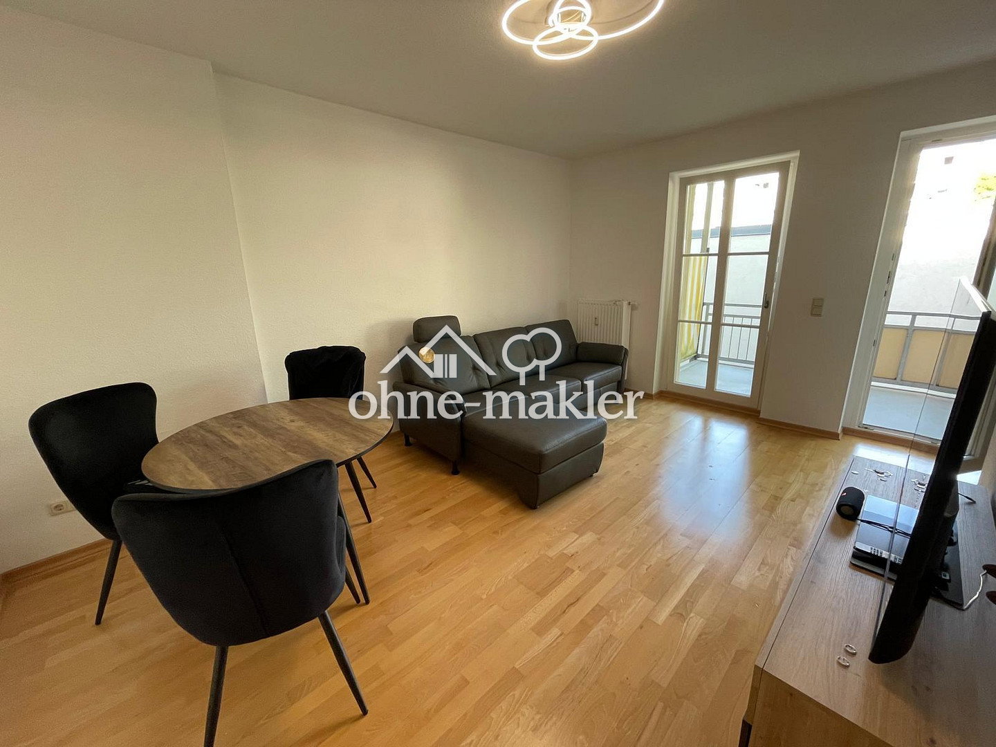 Vollmöbliert & mit Balkon in Dresden-Striesen, 1309 Dresden