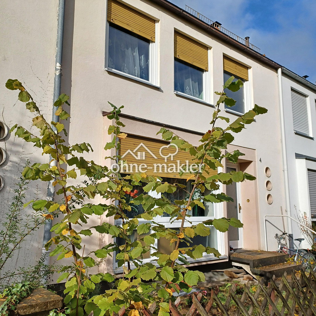 Familienfreundliches Reihenhaus mit Garten in Fürth, 90768 Fürth