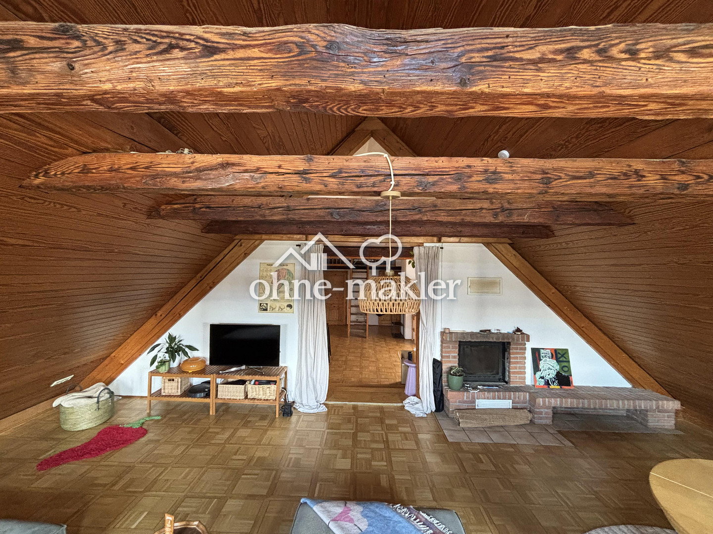Dachgeschoss mit Flair im Leonhardsviertel, 70173 Stuttgart (Mitte)