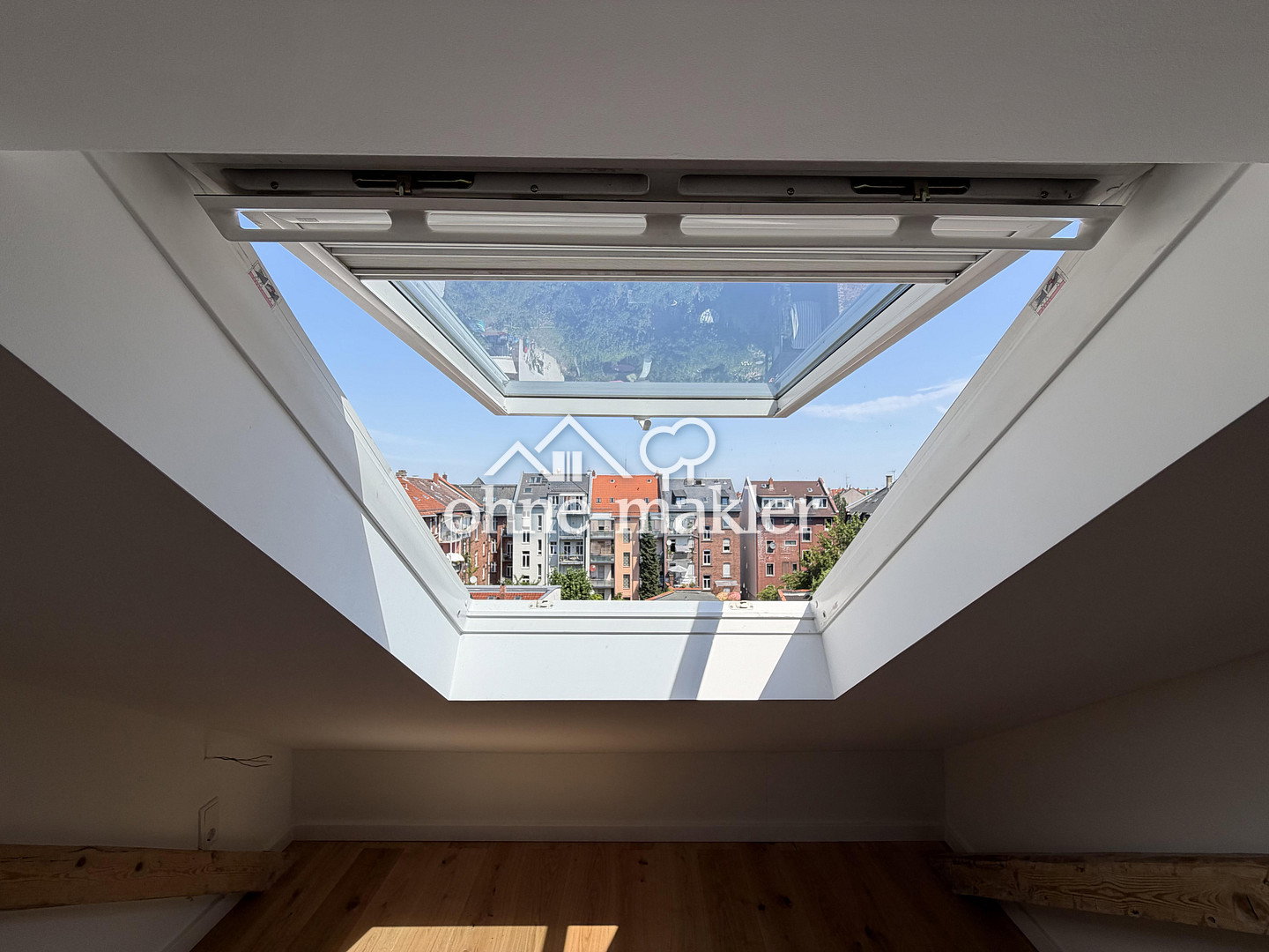 Loft mit Turmblick in Darmstadt, 64289 Darmstadt (Darmstadt Kranichstein)