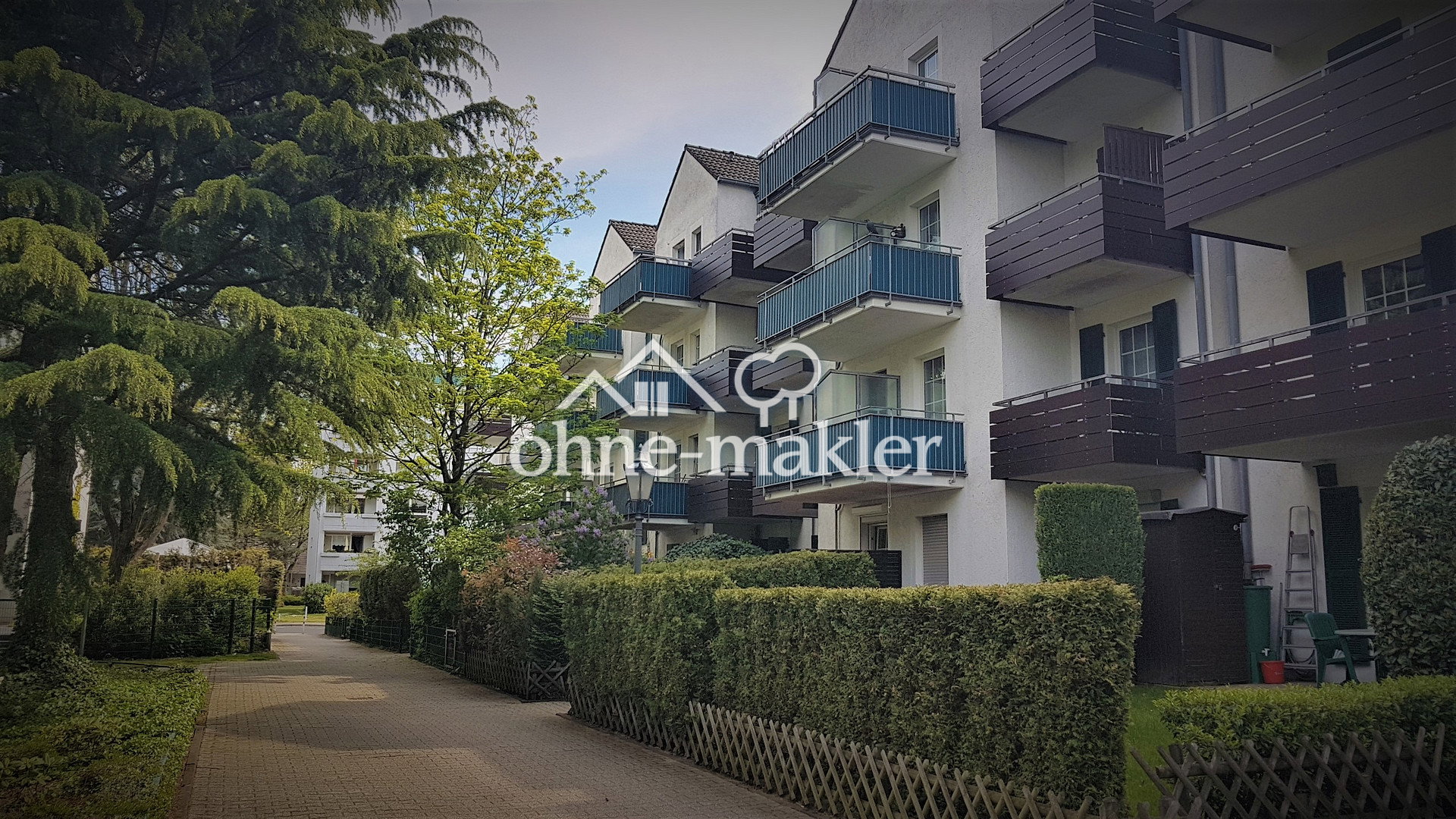 Hassels 3 Zimmer mit 3 Balkonen & Tiefgarage, 40599 Düsseldorf (Benrath Hassels Holthausen Reisholz)