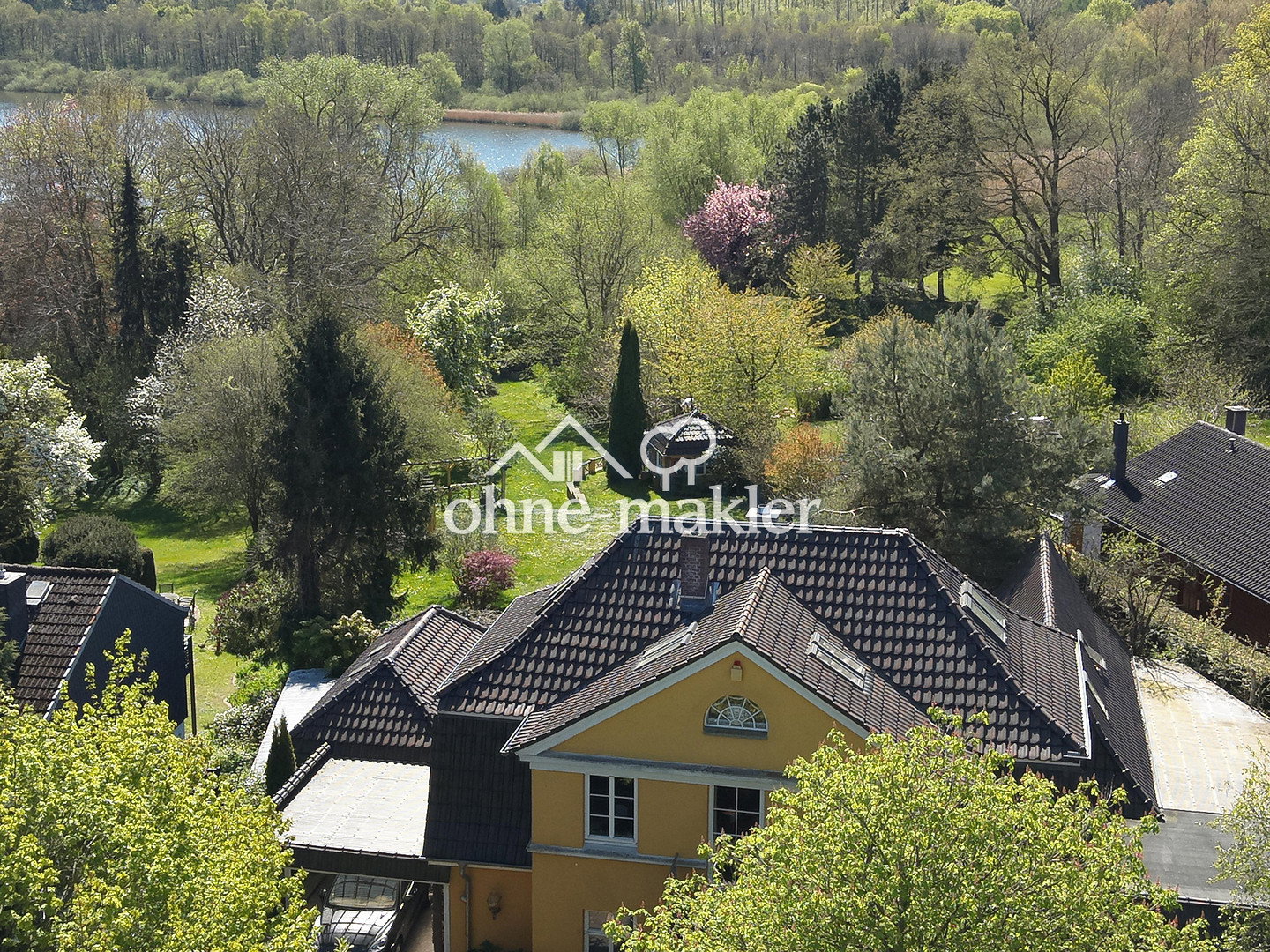 Seeblick-Villa mit Gutshauscharme in Kiel, 24111 Kiel (Russee)