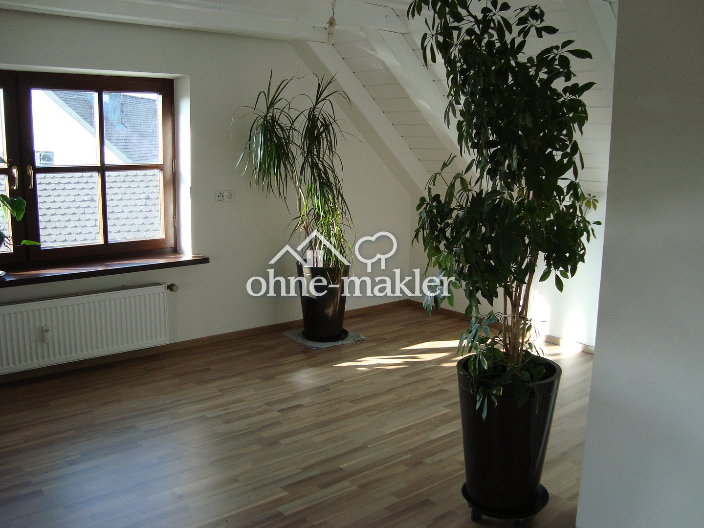 Dachgeschoss mit Gartenblick in ruhiger Lage, 84028 Landshut (Altstadt Peter und Paul)