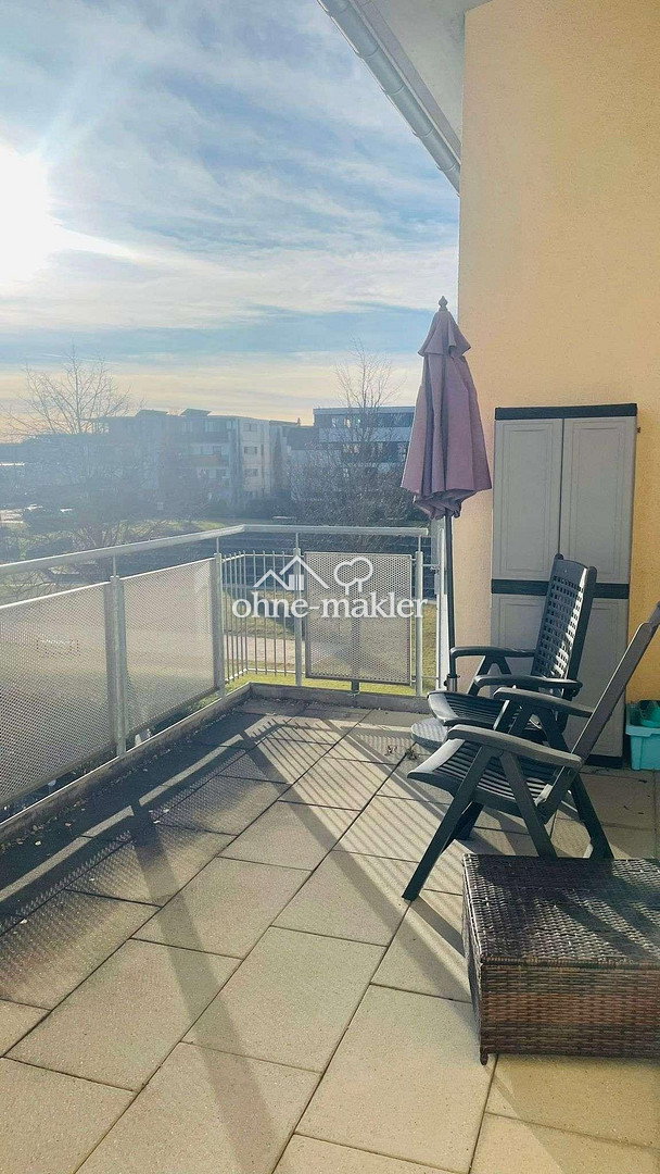 Rooftop-Flair in Neu-Ulm Balkon, Kamin & EBK, 89231 Neu-Ulm