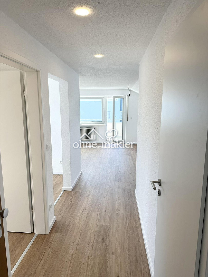 Dachgeschosswohnung mit Balkon in Korntal, 70825 Korntal-Münchingen