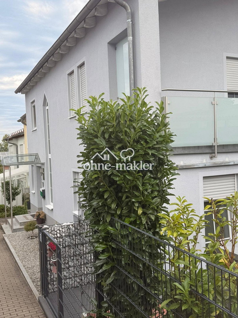 Familienparadies mit Einliegerwohnung in Obertraubling, 93083 Obertraubling