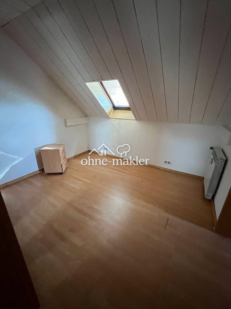 Helle 2,5-Zimmer-Dachwohnung mit Badewanne in Obernkirchen, 31683 Obernkirchen
