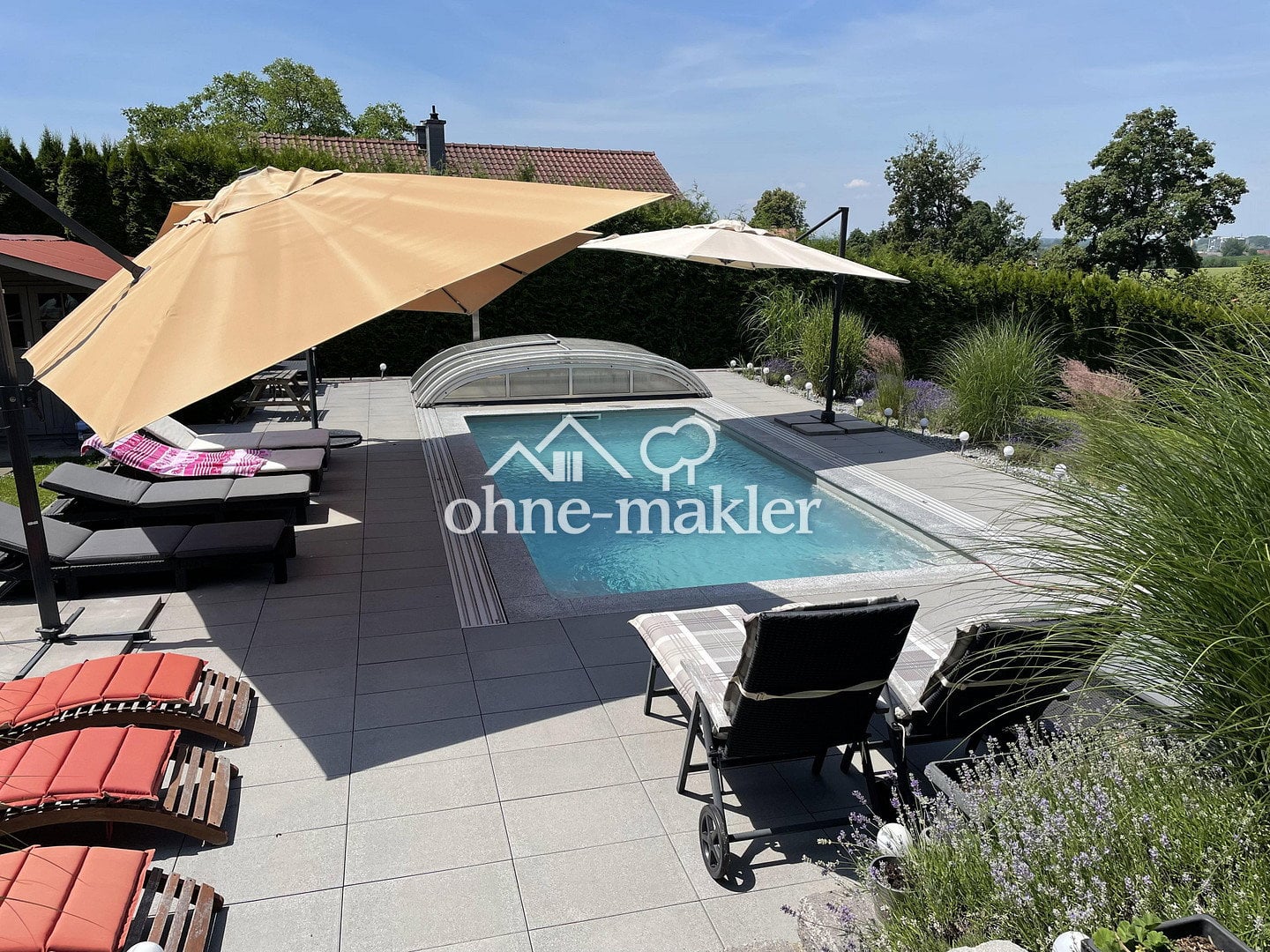 Bungalow mit Einliegerwohnung & Pool, 94577 Winzer
