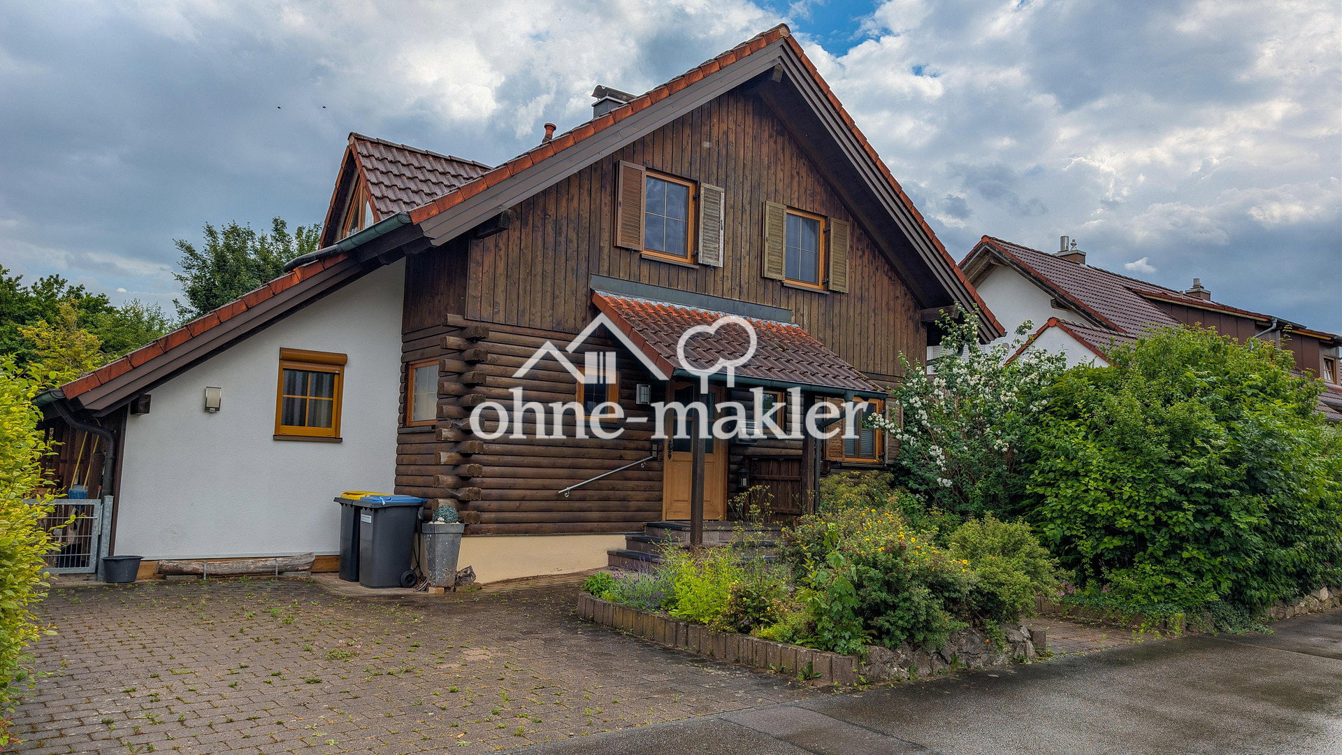 Charmantes Kanadische-Rot-Zeder-Haus mit großem Garten in Altenstadt, 89281 Altenstadt