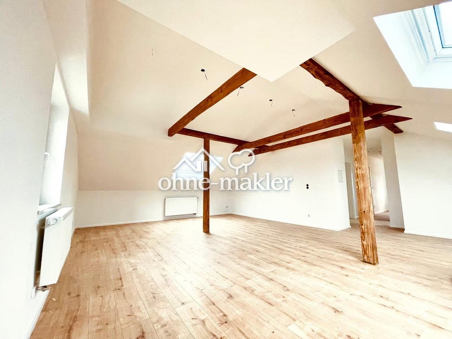 Großzügige 3-Zimmer-WG im Dachgeschoss, 93142 Maxhütte-Haidhof