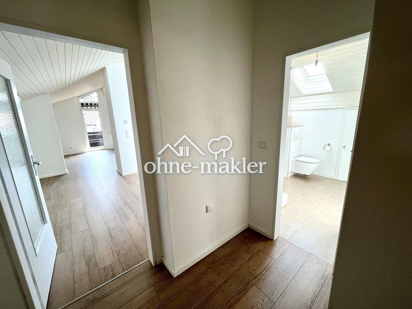 Dachgeschoßwohnung mit Bergblick und Sonnenbalkon, 83346 Bergen