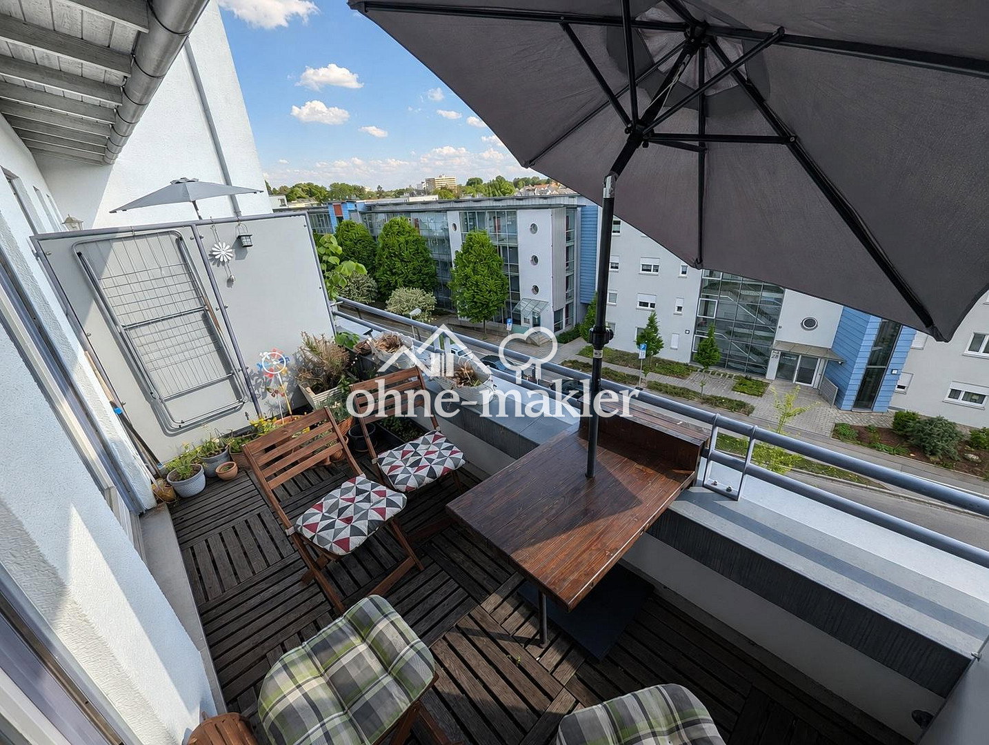 Provisionsfrei: Lichtdurchflutete 2-Zimmer-DG-Wohnung ohne Schrägen in Augsburg-Haunstetten, 86179 Augsburg (Haunstetten Siebenbrunn)