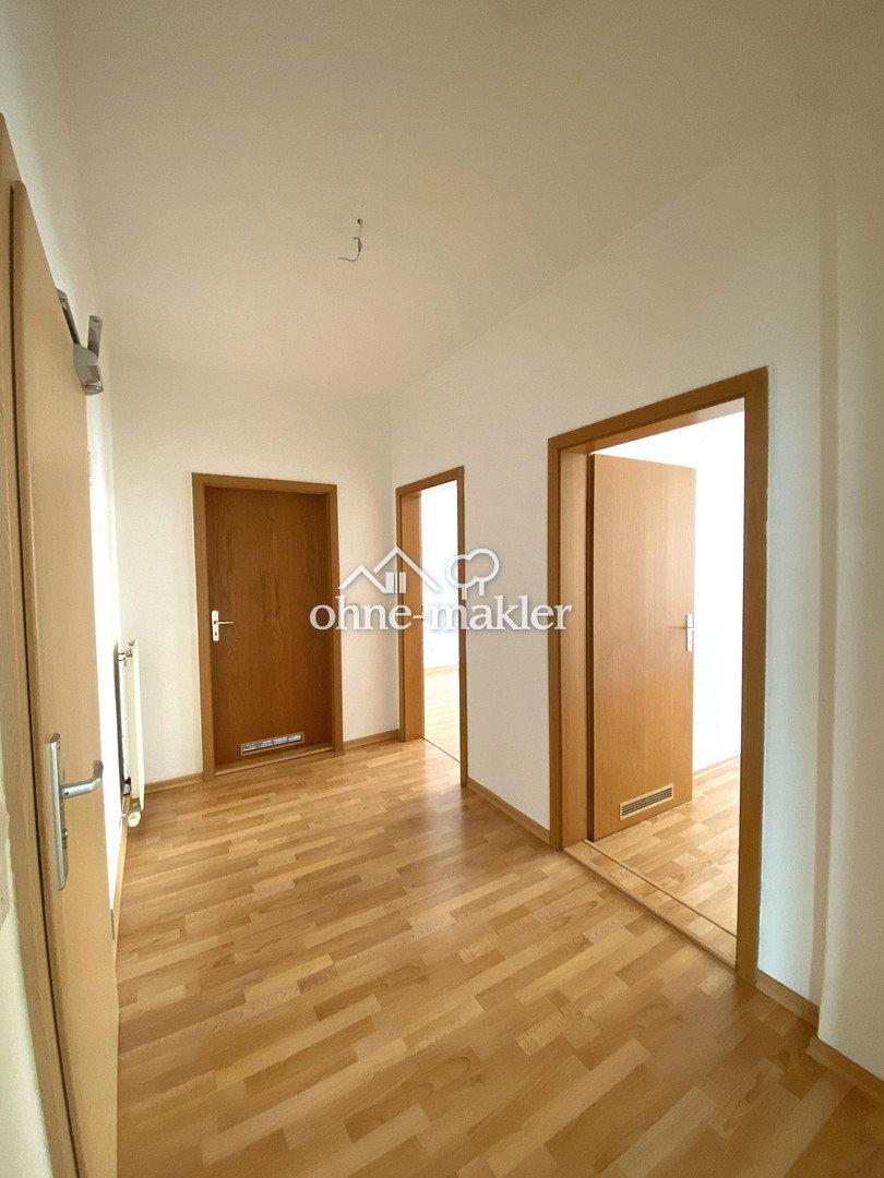Großzügige 3-Zimmer-Wohnung mit Balkon Garten, 7548 Gera