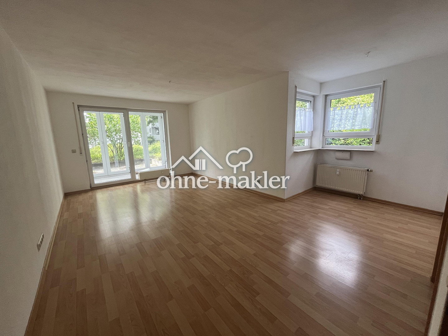 Helle 2,5-Zimmer-Wohnung mit Wintergarten in zentraler Lage, 70327 Stuttgart