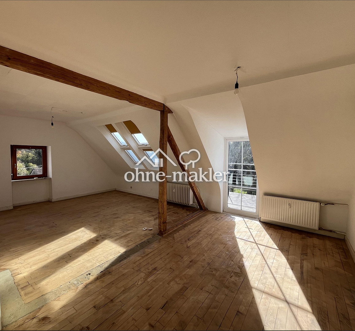 Dachgeschosswohnung mit großem Balkon im grünen Fechingen, 66130 Saarbrücken