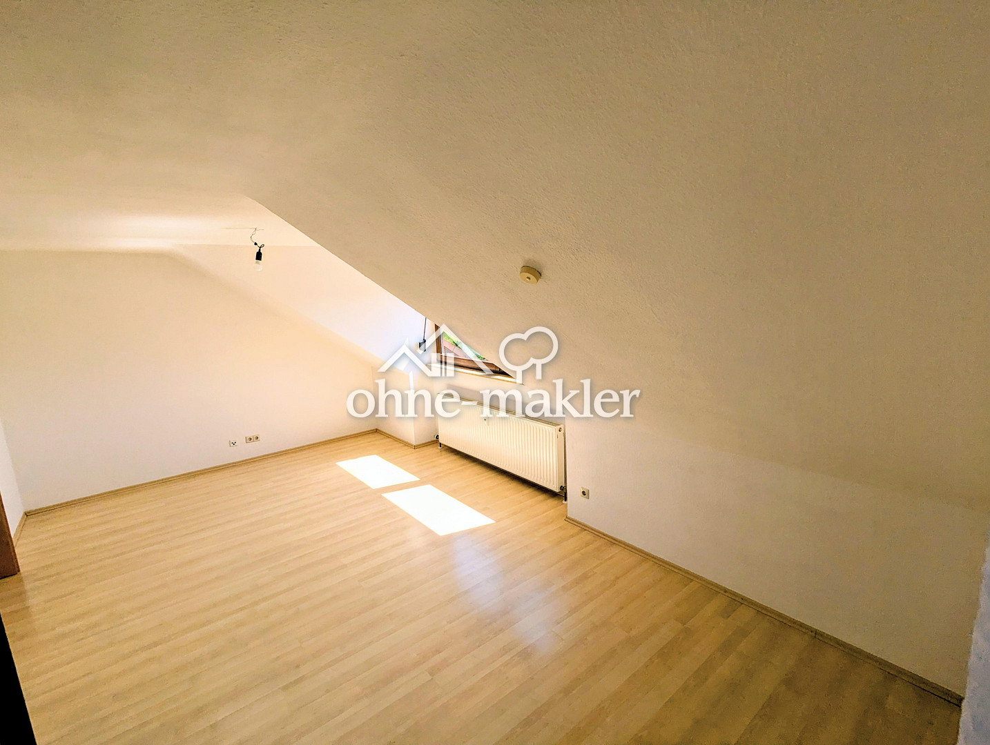 Ruhiges Wohnen mit Balkon & Dachgeschossgefühl, 74177 Bad Friedrichshall