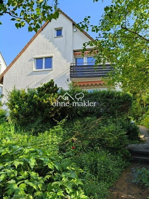 Gepflegtes Zweifamilienhaus mit großem Grundstück in Bernhausen, 70794 Filderstadt