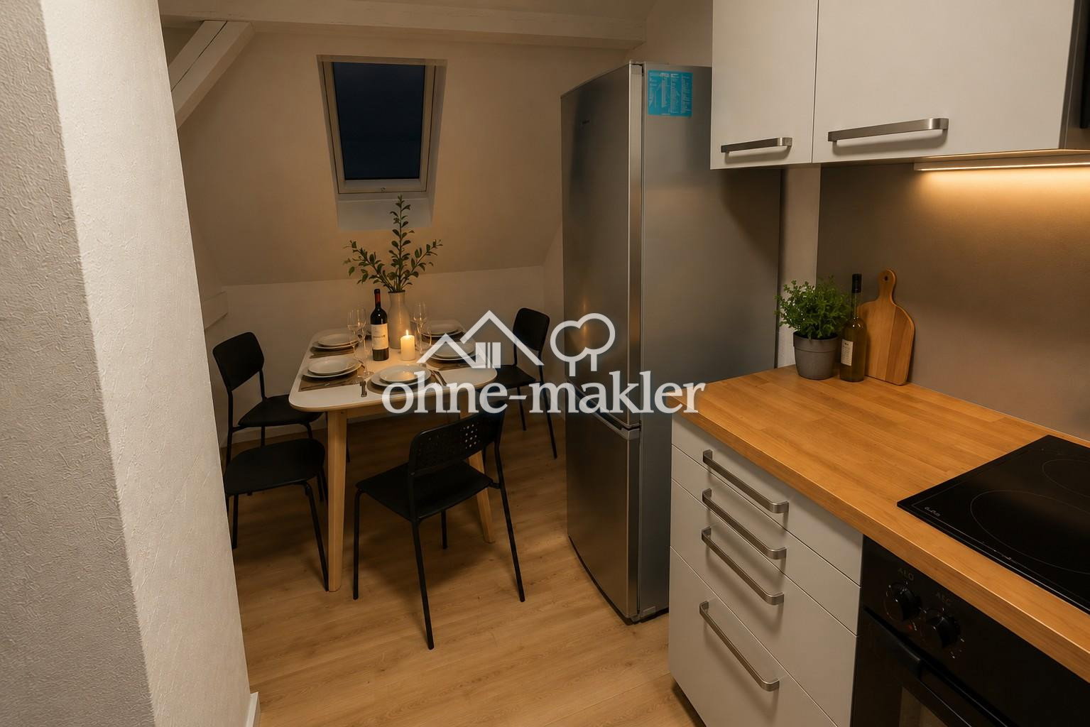 Zentraler Dachgeschossbau mit Balkon, 90429 Nürnberg