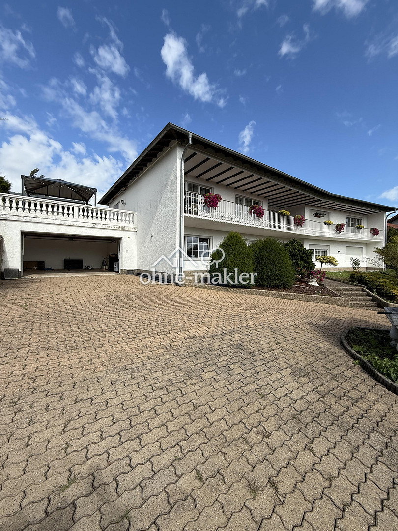 Villa mit Panoramablick – Ihr neues Zuhause, 66802 Überherrn