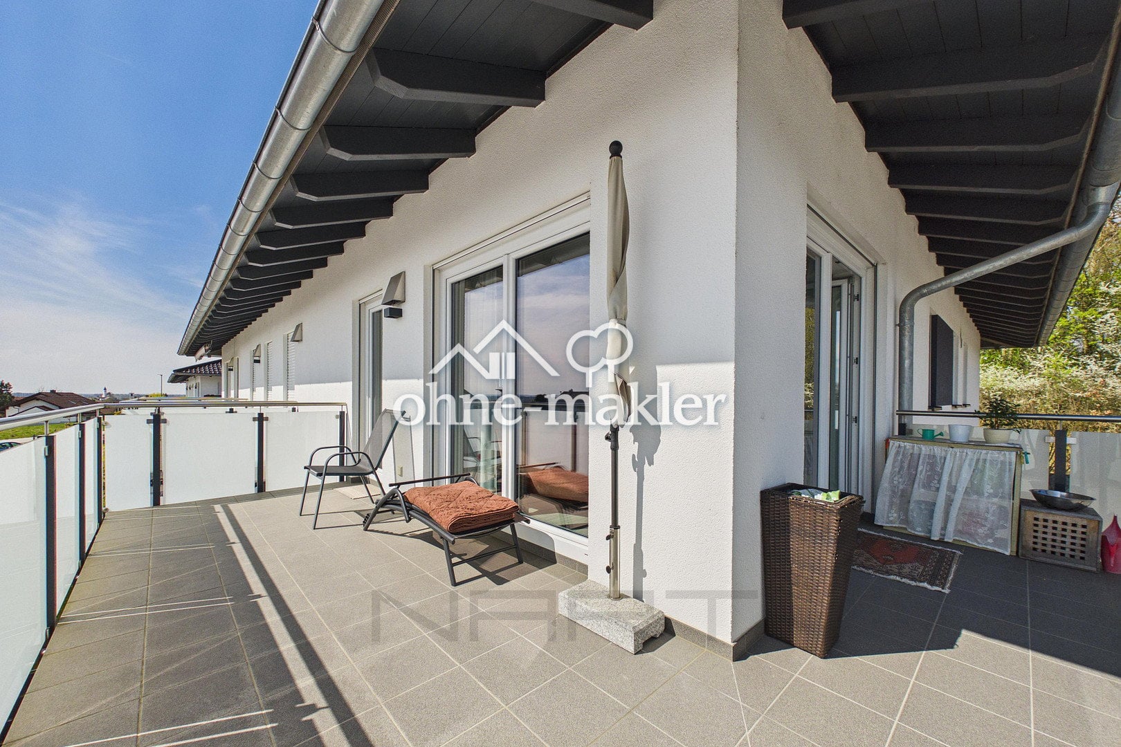 Großes Südbalkon und Tiefgarage in Hengersberg, 94491 Hengersberg