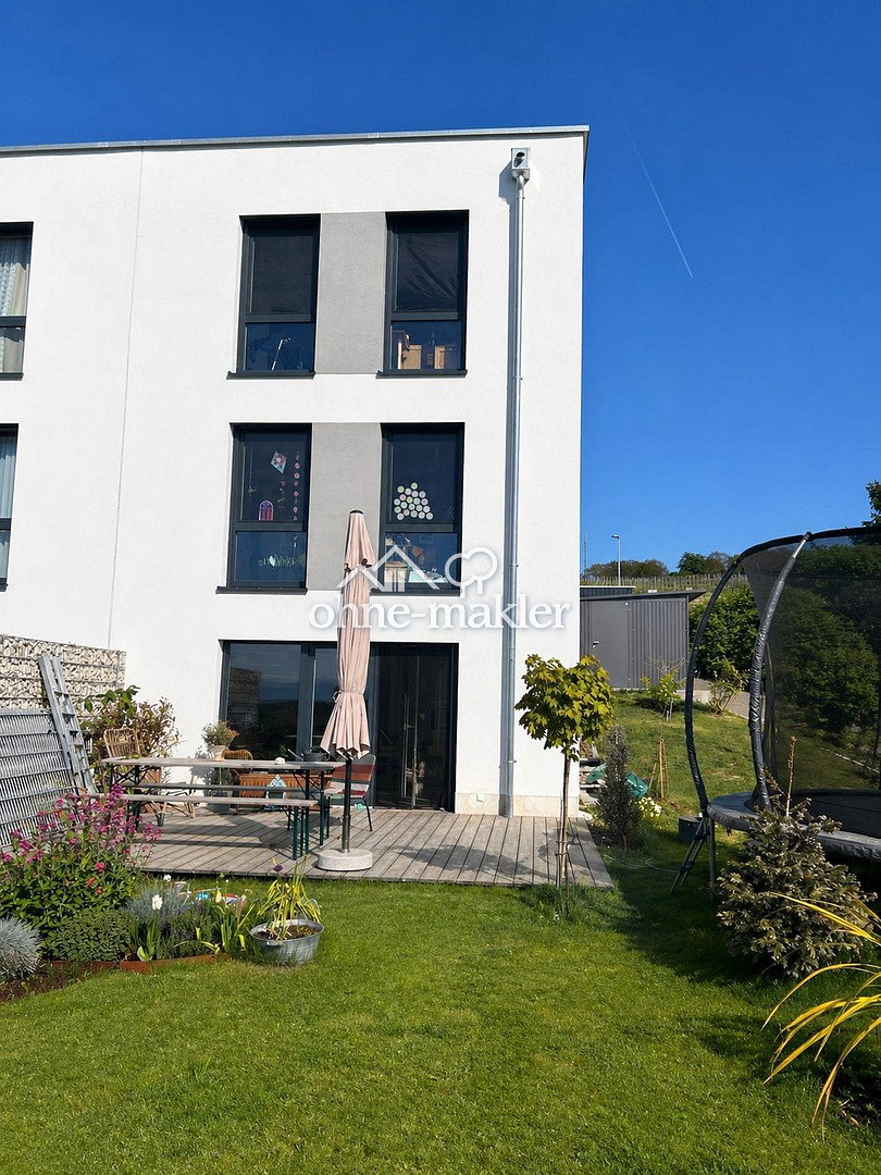 Modernes Cube-Haus mit großzügigem Eckgrundstück in Bad Bellingen, 79415 Bad Bellingen