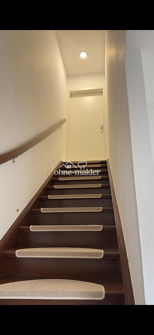 Moderne 4-Zimmer-Wohnung mit Dachgeschoss, 90451 Nürnberg (Eibach Hafen Maiach Reichelsdorf Röthenbach bei Schweinau)