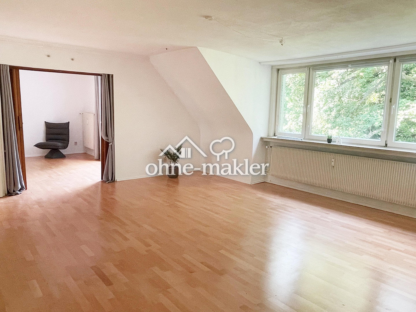 Große 4-Zimmer-Wohnung mit Balkon in Wellingsbüttel, 22391 Hamburg (Wandsbek)