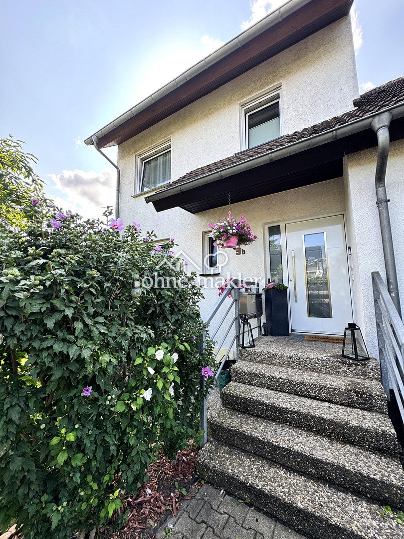 Modernes Etagenhaus mit eigenem Poolgarten in Weiterstadt, 64331 Weiterstadt