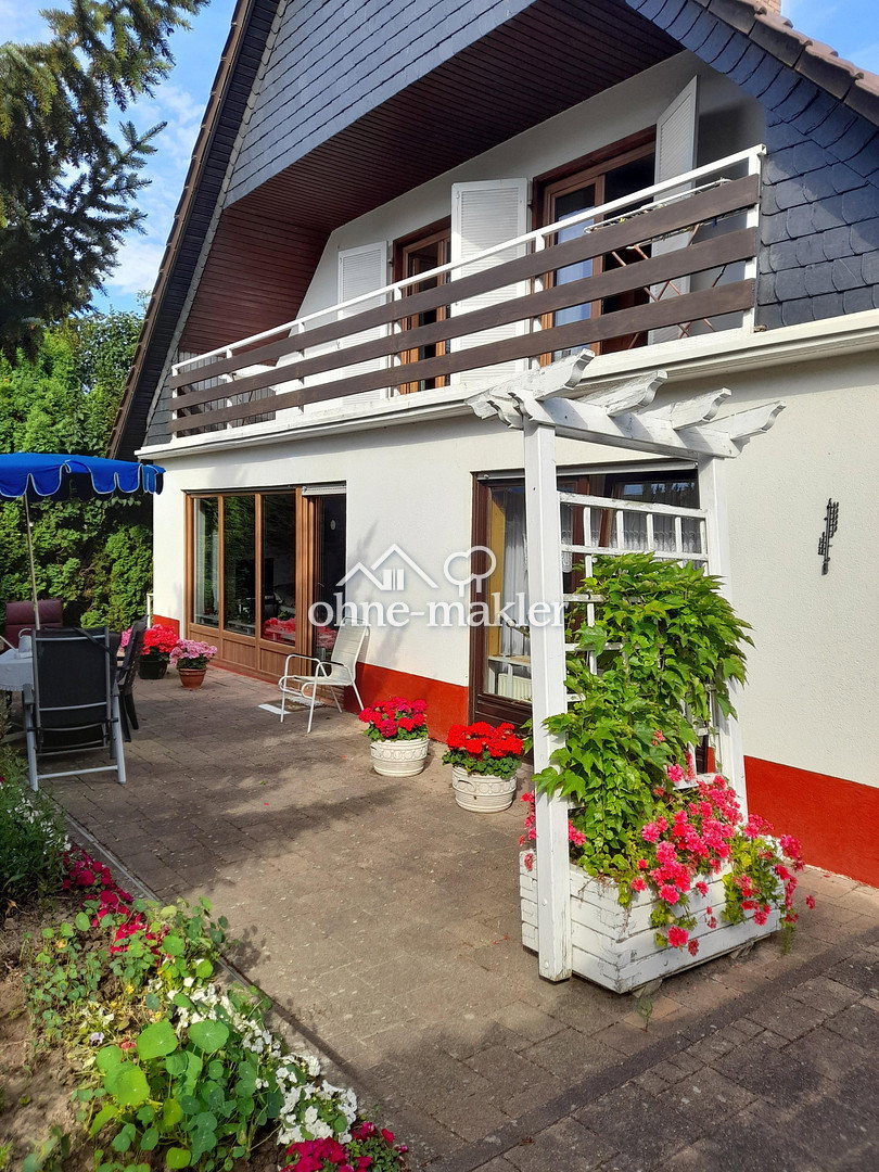 Ruhepur mit großem Garten und 2 Garagen, 55270 Schwabenheim an der Selz