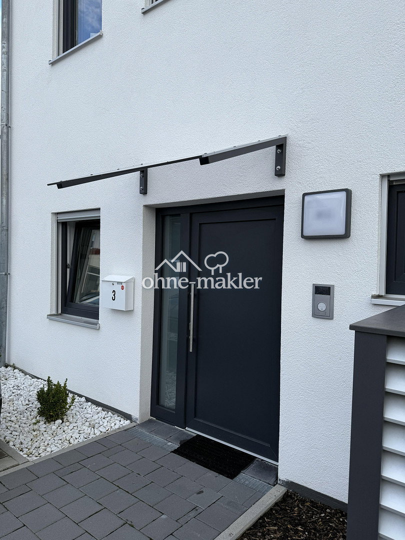Moderne Neubau mit kleinem Garten in Deggenau, 94469 Deggendorf