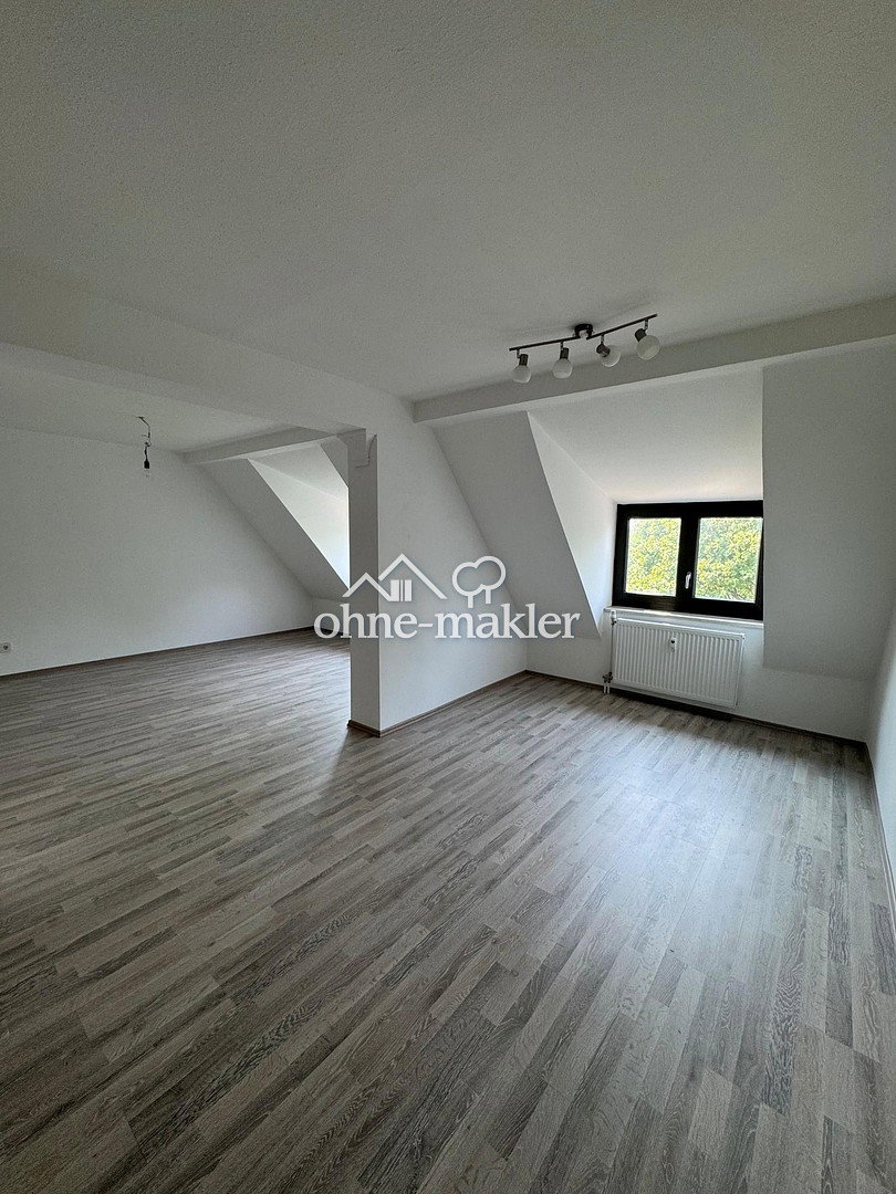 Dachgeschosscharme & Top-Lage in Regensburg, 93055 Regensburg (Brandlberg-Keilberg Burgweinting-Harting Innenstadt Ostenviertel Schwabelweis)