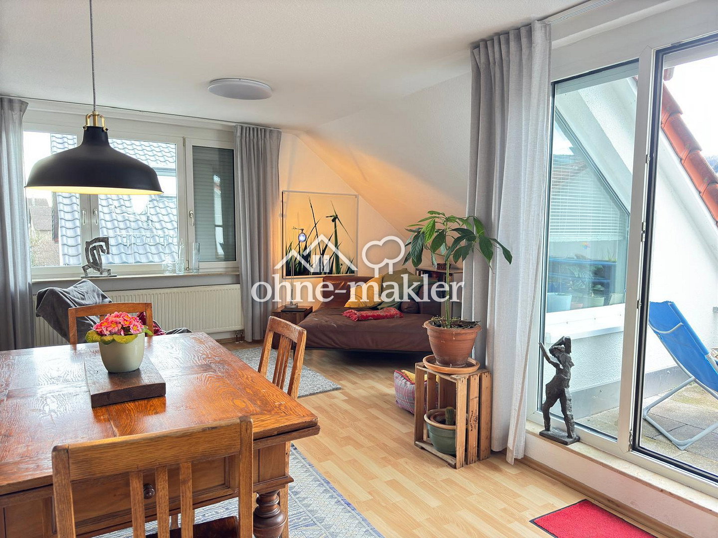 Dachgeschosswohnung mit extra Zimmer & Loggia, 73630 Remshalden