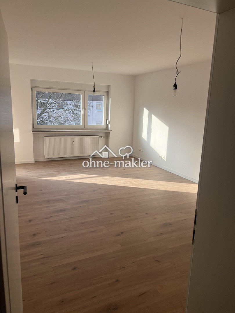 Frisch renoviert - sofort einziehbar in Nürnberg-Röthenbach West, 90449 Nürnberg (Gebersdorf Neuröthenbach Röthenbach bei Schweinau)