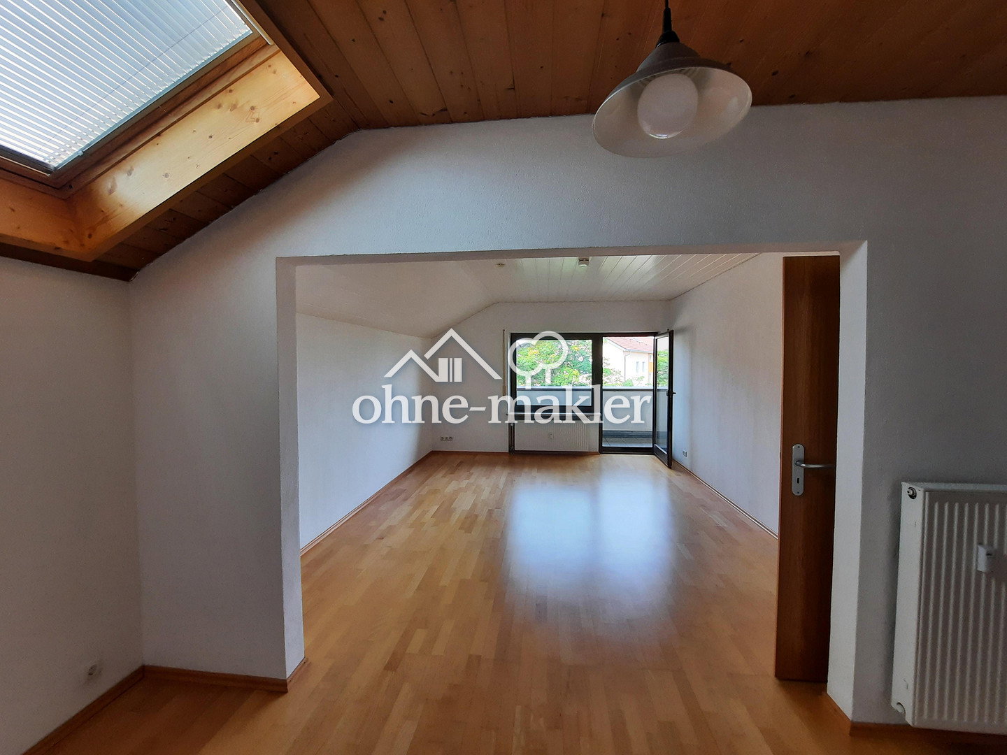 3-Zimmer DG-Wohnung, 84 qm, zentrumsnah, provisionsfrei, 83301 Traunreut