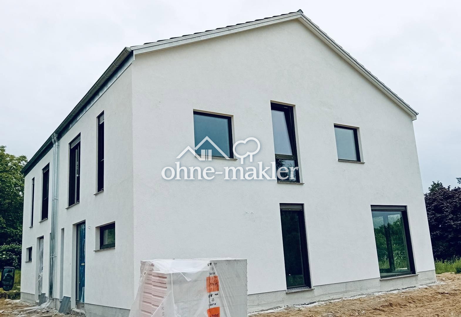 Neubau-DHH mit Seeblick – Ideal für Homeoffice, 19067 Cambs