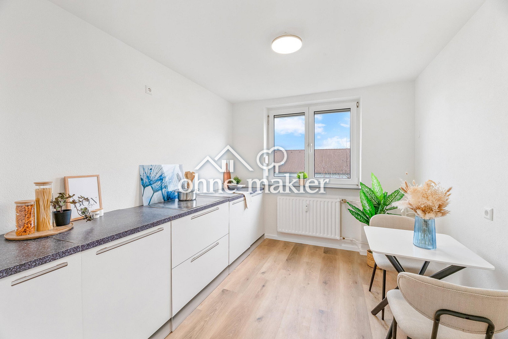 Helle 3,5-Zi-Wohnung mit Balkon – hochwertig renoviert, 71229 Leonberg