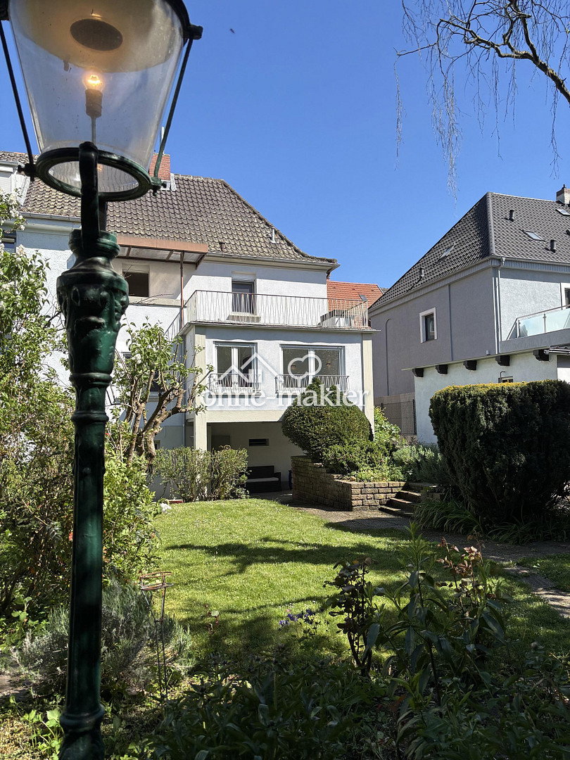 Charmantes Einfamilienhaus mit idyllischem Garten, 67065 Ludwigshafen am Rhein (Gartenstadt Maudach Mundenheim Rheingönheim West)