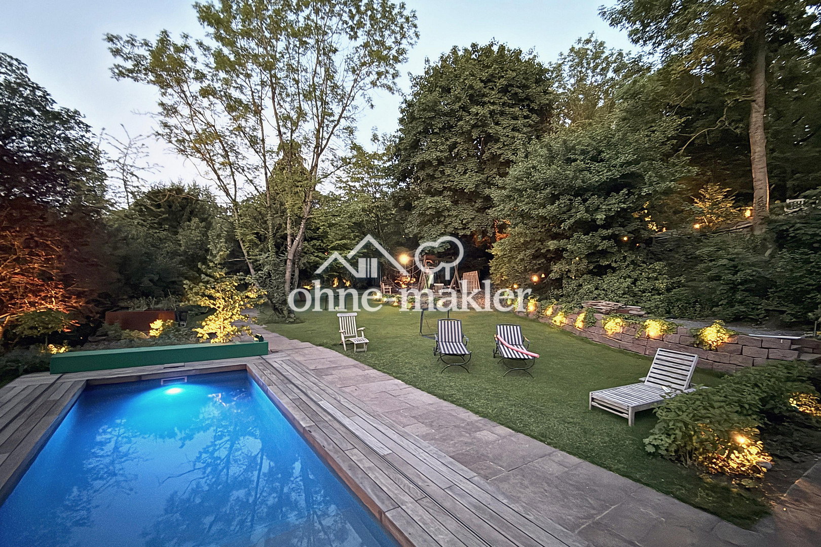 Villa mit Park – Exklusive Aussicht in Stuttgart, 70184 Stuttgart (Frauenkopf Mitte Ost Süd)