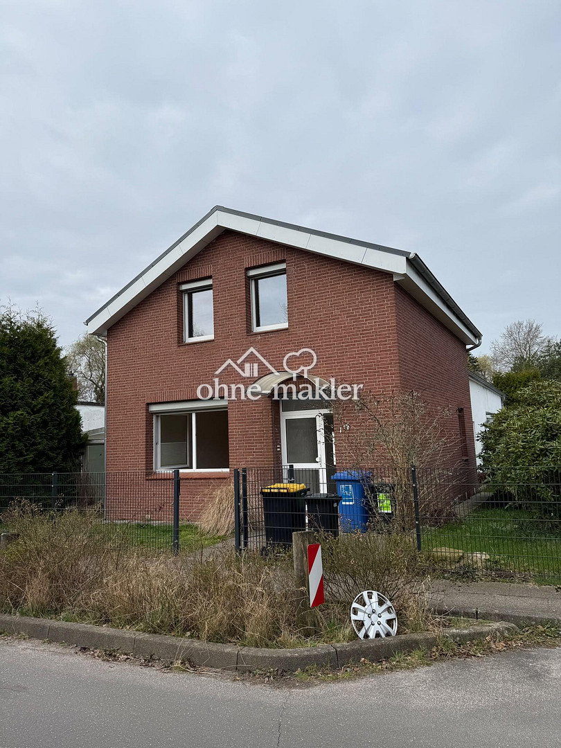 charmantes Haus mit 3 Garagen in Heidgraben, 25436 Heidgraben