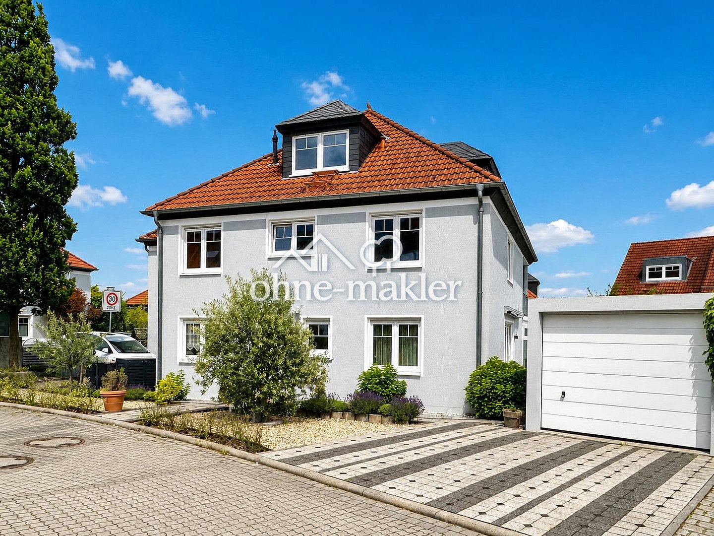 Hochwertige Doppelhaushälfte mit Wintergarten in Bad Vilbel-Dortelweil, 61118 Bad Vilbel