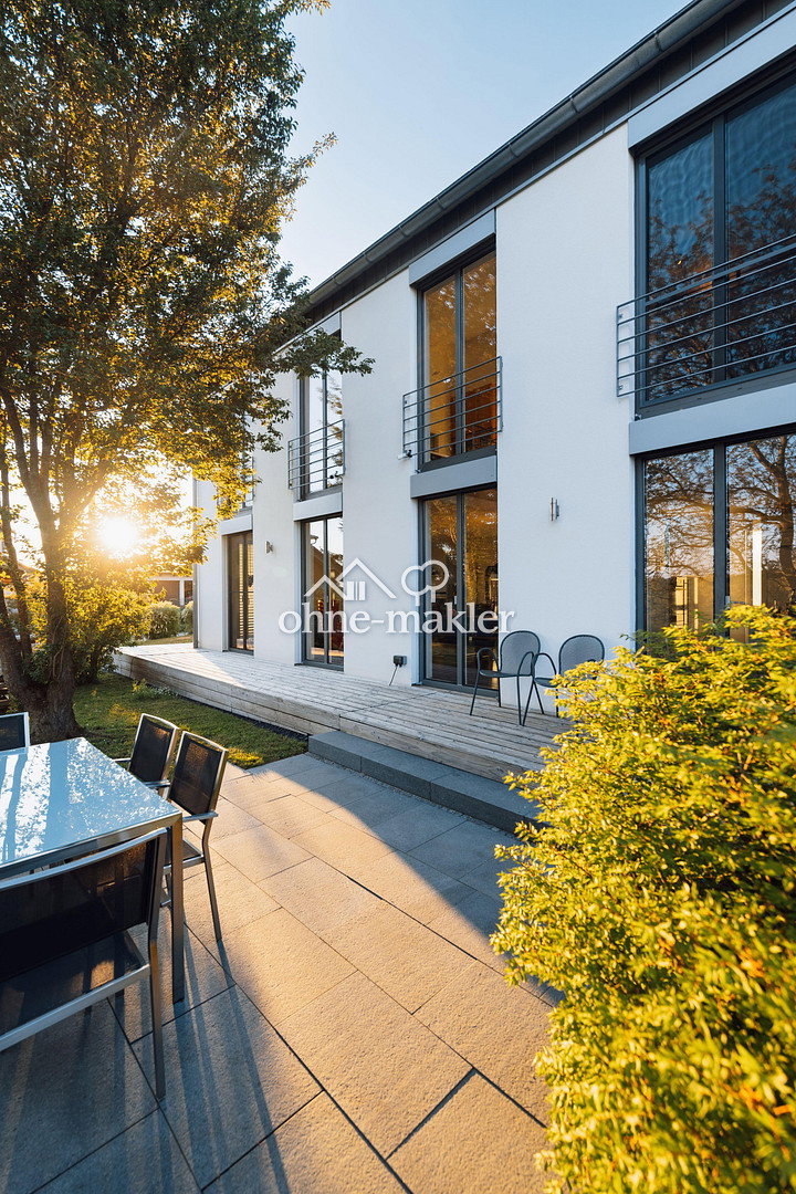 Einfamilienhaus mit Split-Level-Bauweise in unverbaubarer Südlage, 73479 Ellwangen (Jagst)