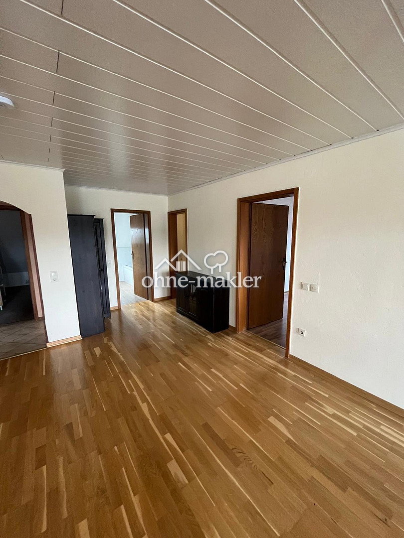 Klimatisierte Dachgeschosswohnung mit Balkon, 65618 Selters (Taunus) (Niederselters)