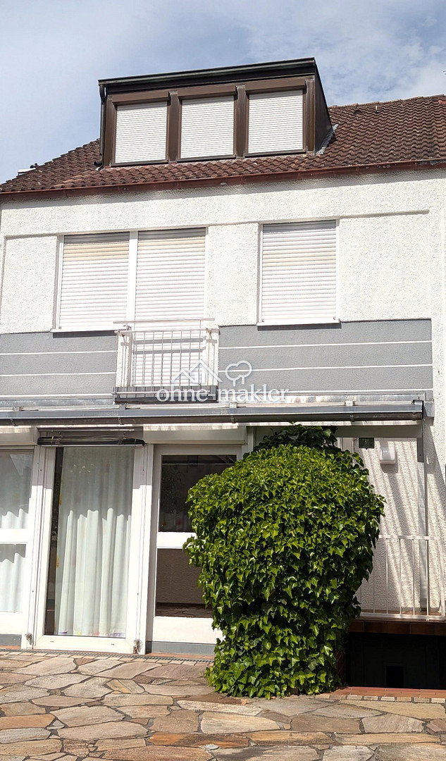 Großzügiges RMH mit moderner Küche und Garten, 90547 Stein